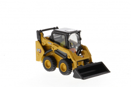 Cat 242D3 погрузчик с бортовым поворотом 1:50
