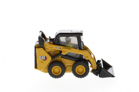 Cat 242D3 погрузчик с бортовым поворотом 1:50