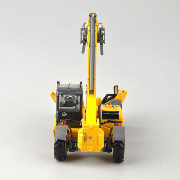 New Holland LM 1745 TURBO телескопический погрузчик со сменным оборудованием 1:50