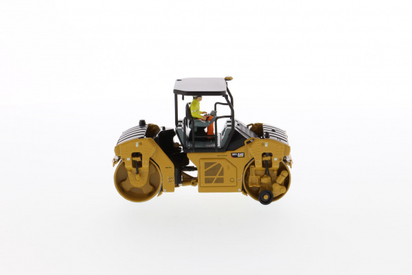 Cat CB-13 сдвоенный вибрационный каток с защитным козырьком 1:50 