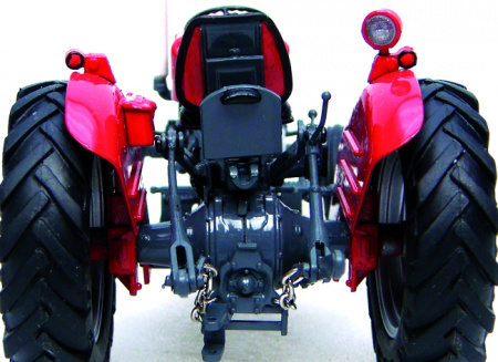 Massey Ferguson 135 without cab Трактор  1:32