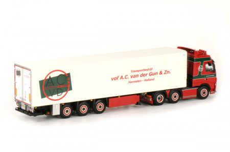 VOLVO FH3 Globetrotter  Koel Oplegger Thermoking (3 as)  Фура  1:50