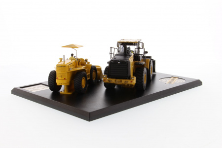 Cat 966A колесный погрузчик & 966M колесный погрузчик (с буклетом об истории модели) 1:50