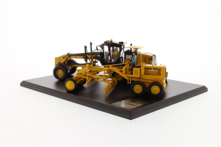 Cat Diesel No. 12 & 12M3 автогрейдер (с буклетом об истории модели) 1:50 