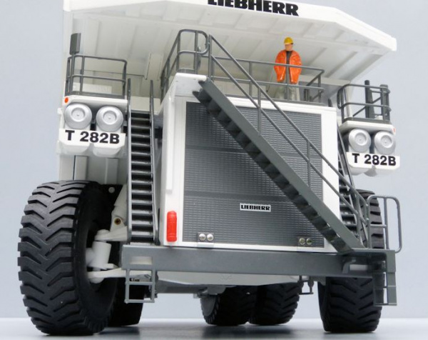 LIEBHERR T 282 - карьерный самосвал 1:50