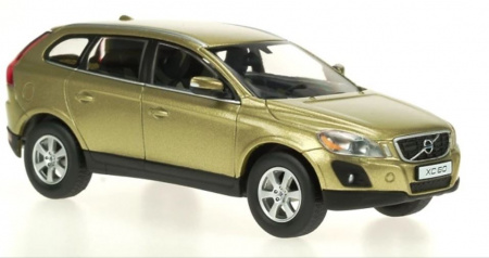 Volvo XC60 зеленая трава 1:43