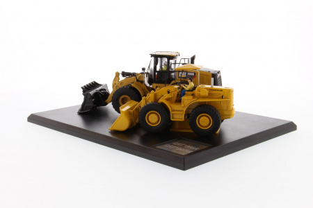 Cat 966A колесный погрузчик & 966M колесный погрузчик (с буклетом об истории модели) 1:50