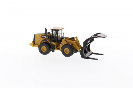 Cat 972M колесный погрузчик с вилами для бревен 1:87