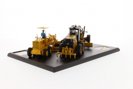 Cat Diesel No. 12 & 12M3 автогрейдер (с буклетом об истории модели) 1:50 